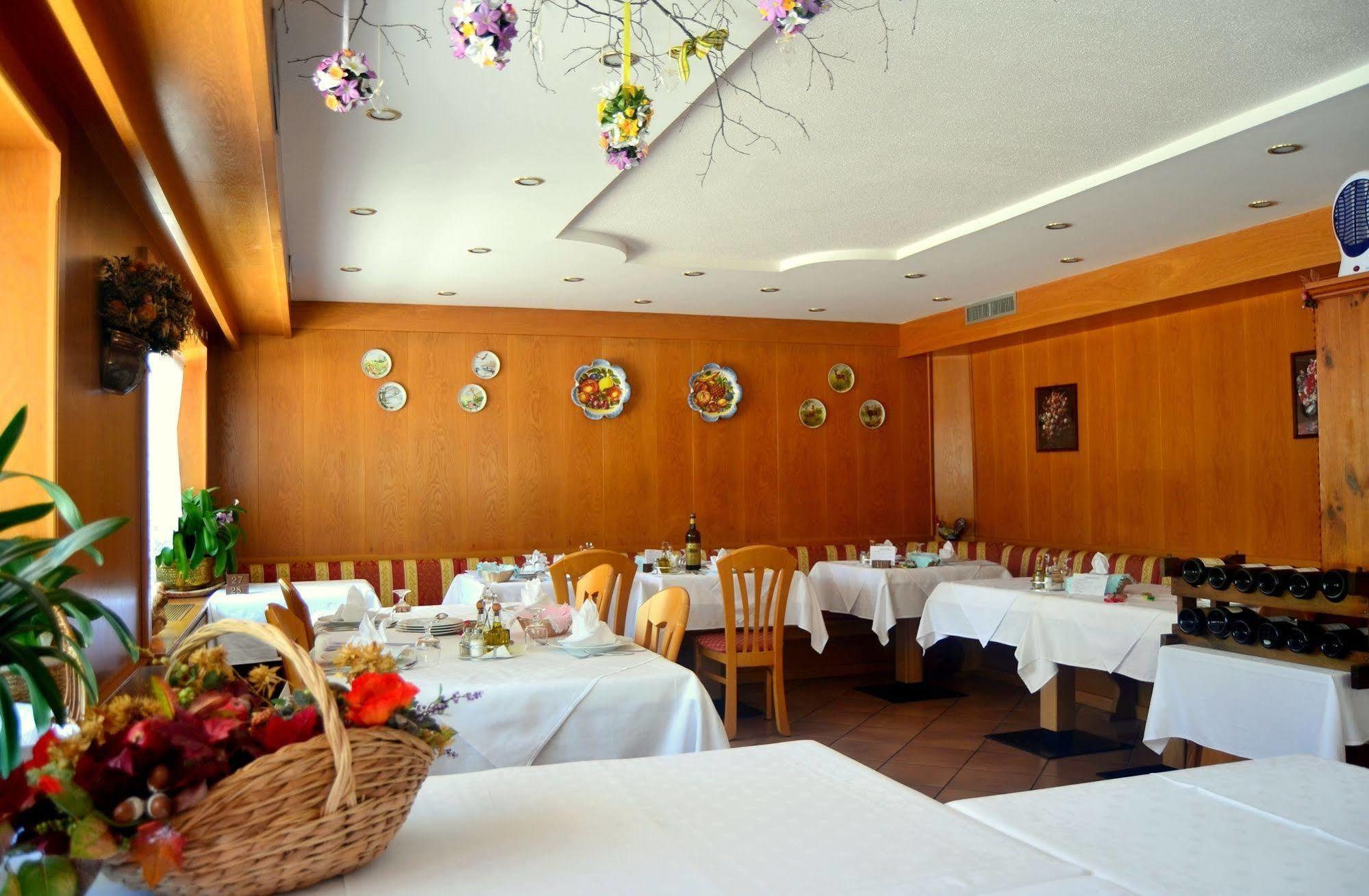 Albergo Trentino Moena Luaran gambar