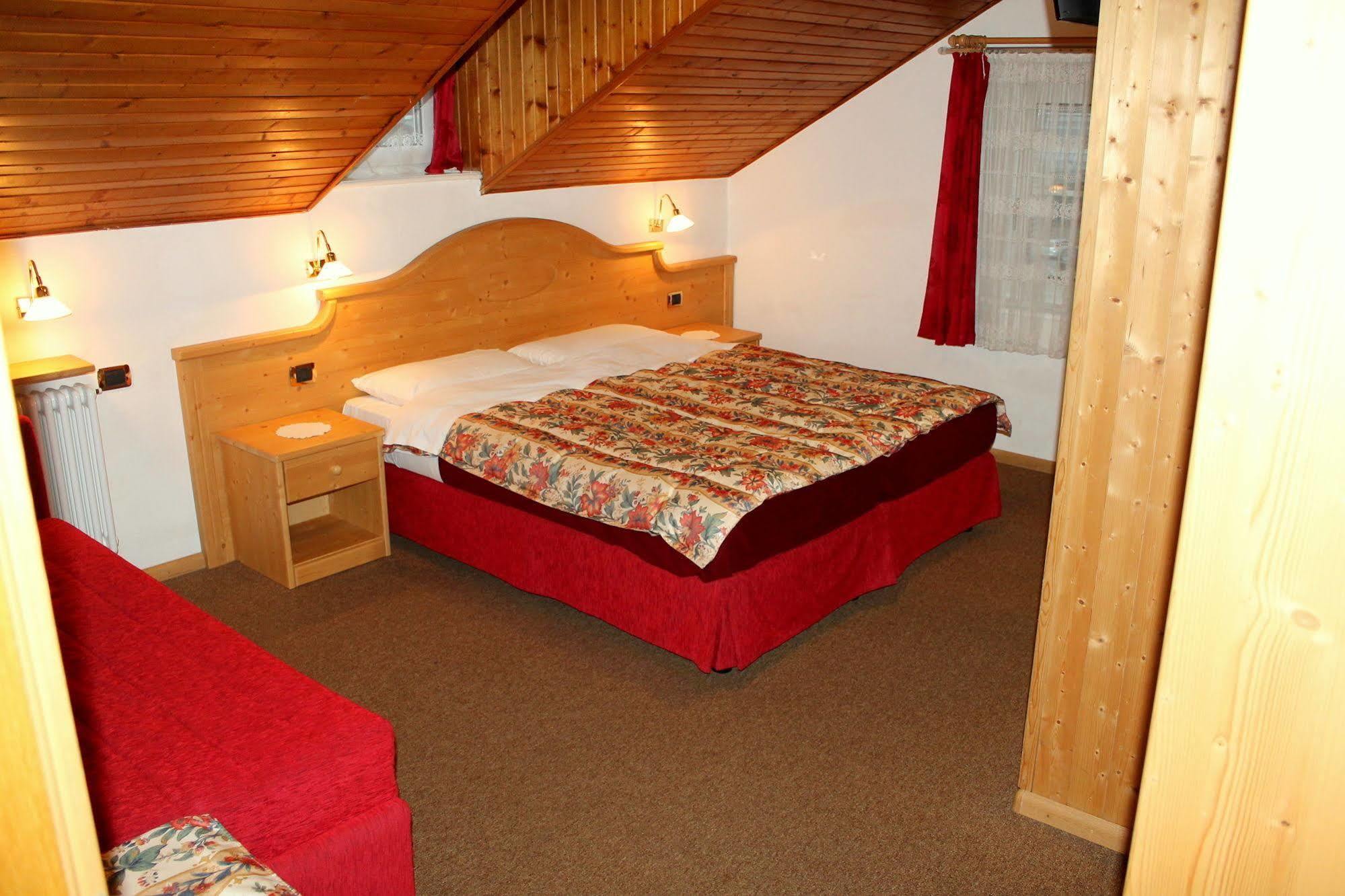 Albergo Trentino Moena Luaran gambar